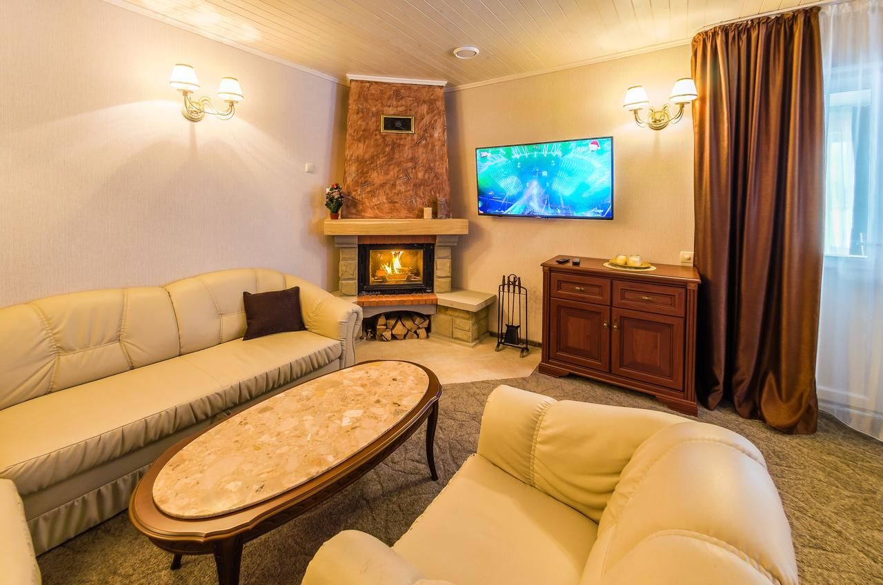 Апарт-отели VIP-Апартаменты 5 каминов Ясиня-16
