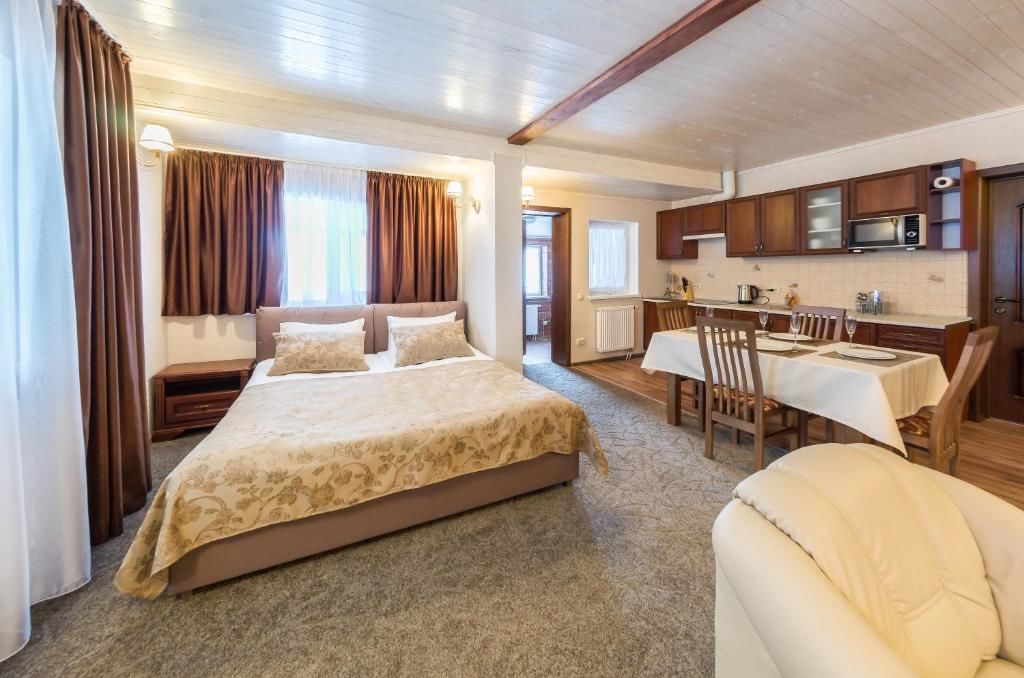 Апарт-отели VIP-Апартаменты 5 каминов Ясиня-50
