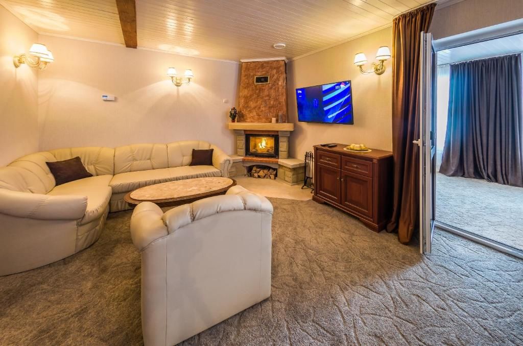 Апарт-отели VIP-Апартаменты 5 каминов Ясиня-53